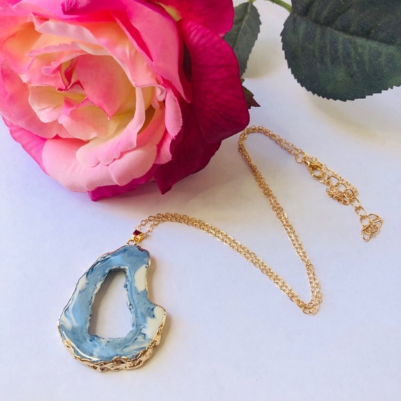 Jewelry - Hollow Geode Necklace